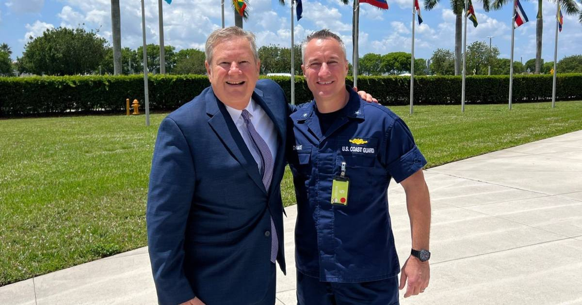Mike Hammer Engages with U.S. Coast Guard Leader at Southern Command Conference