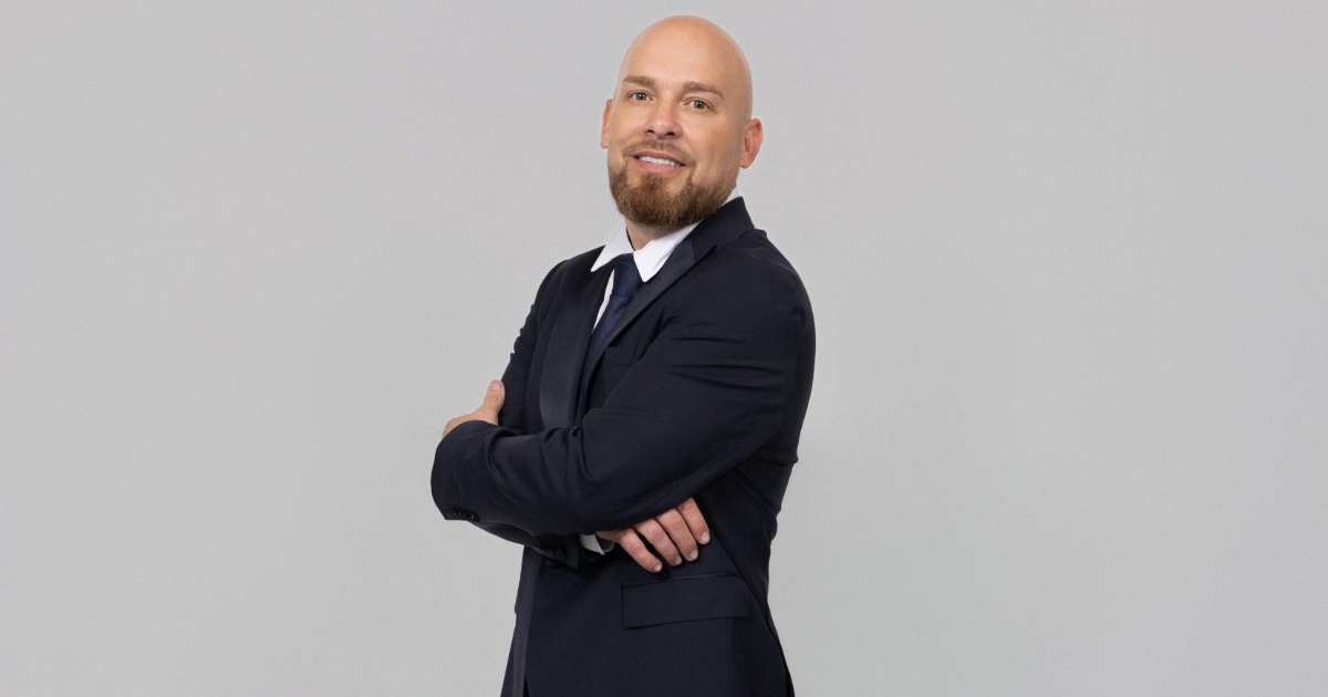 Cuban publicist Maykel Pérez makes it onto Forbes' list of the 100 most influential people of 2026
