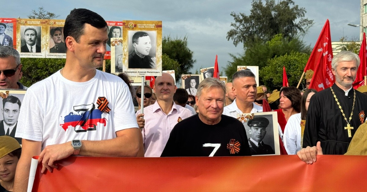 Russians in Havana Honor Great Patriotic War with March