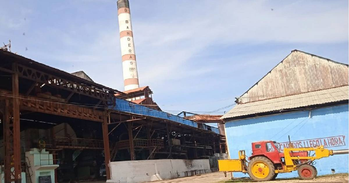 Sugar Mill in Villa Clara Struggles: From Promising Sugar and Energy to Relying on Oxen and Solar Panels