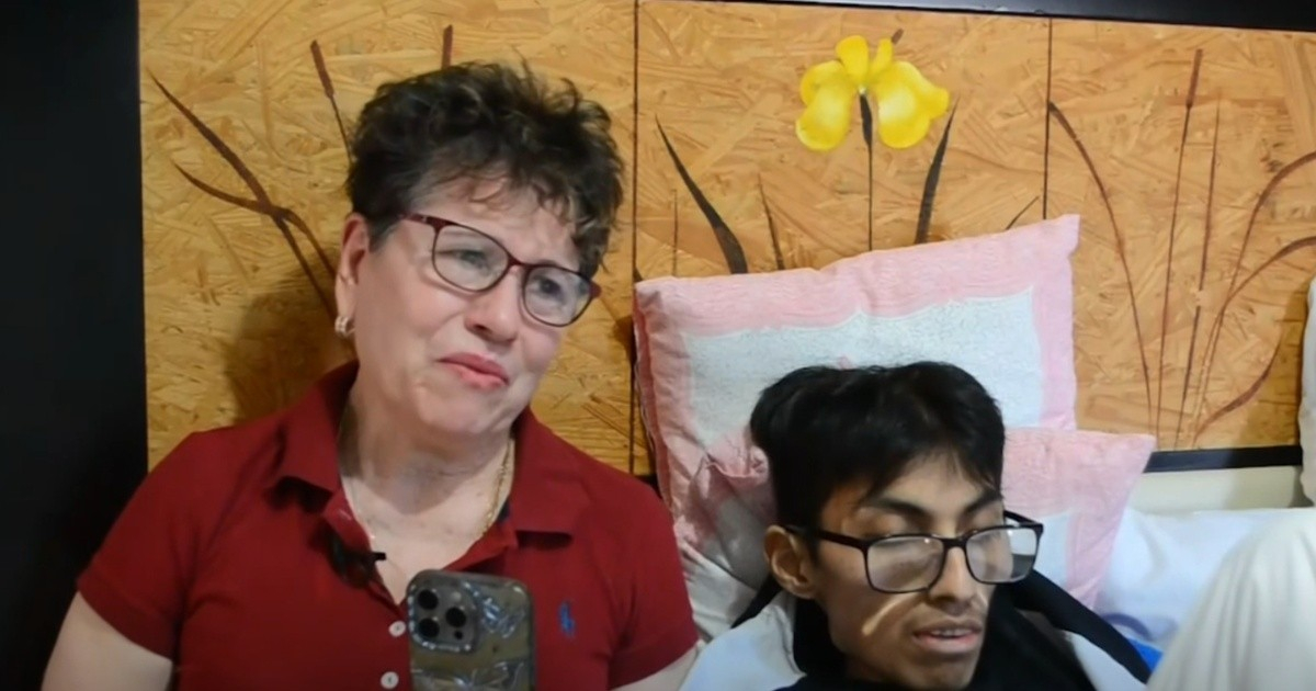 Parents of Terminally Ill American Teen Cross into Mexico Following Deportation