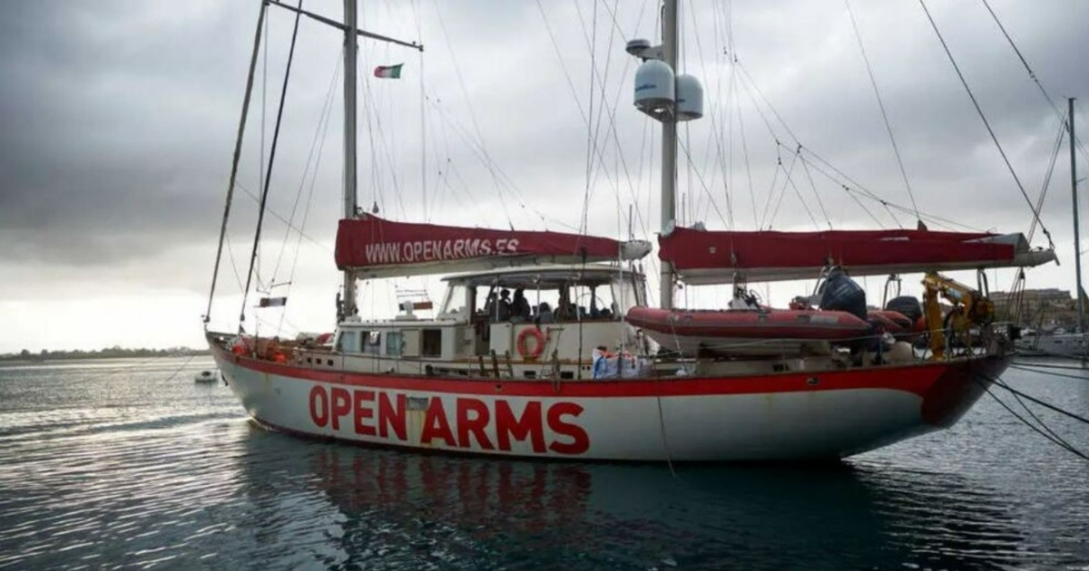 Spanish Left Ignores Human Rights as Solar-Powered Aid Heads from Barcelona to Cuba