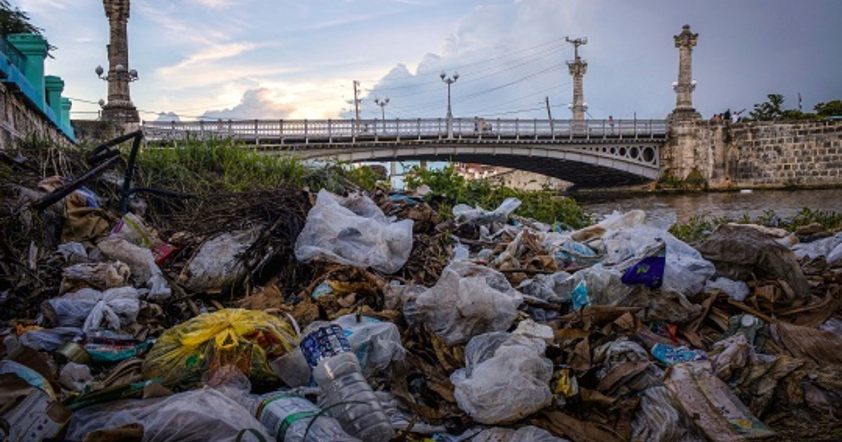 State Media Exposes Overwhelming Trash Crisis in Matanzas