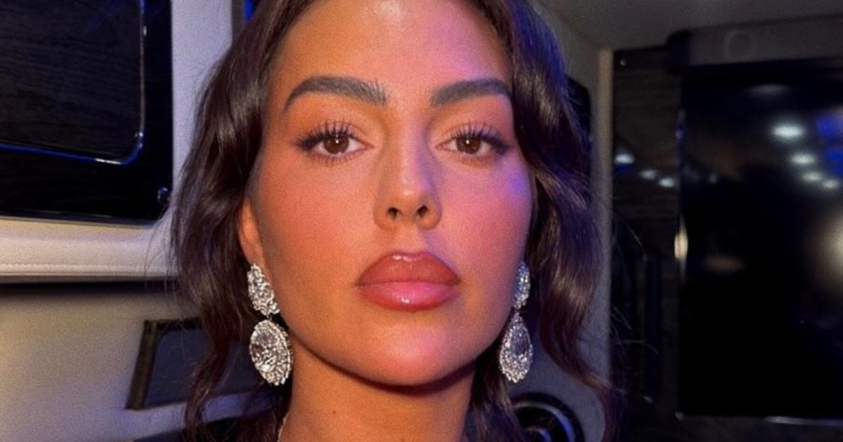 Georgina Rodríguez Stuns in New Bikini Campaign, Dominates Social Media