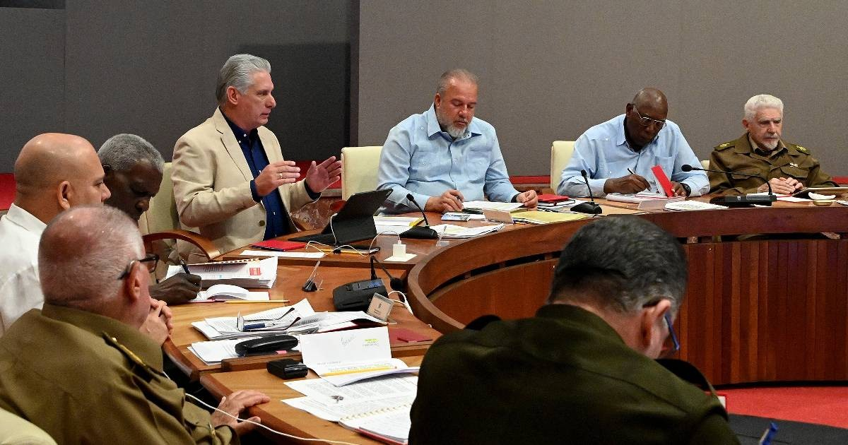 Cubans to Leaders: "Throw in the Towel, We Can't Take Anymore"