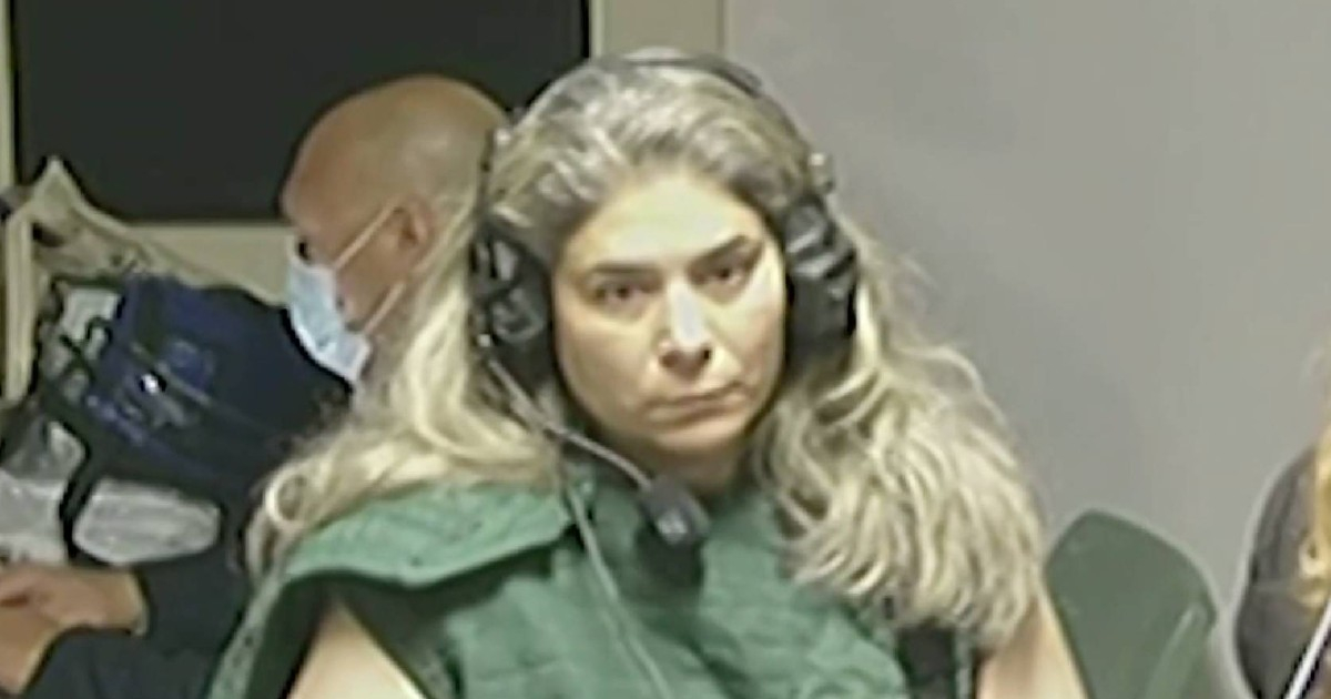 Caretaker Accused of Stealing from Elderly Woman with Dementia in Miami Lakes: Son Exposes Her with Videos