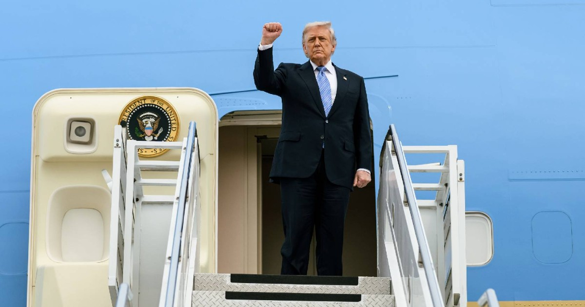 Trump Declares China Visit a "Remarkable Triumph" and "Historic Moment"