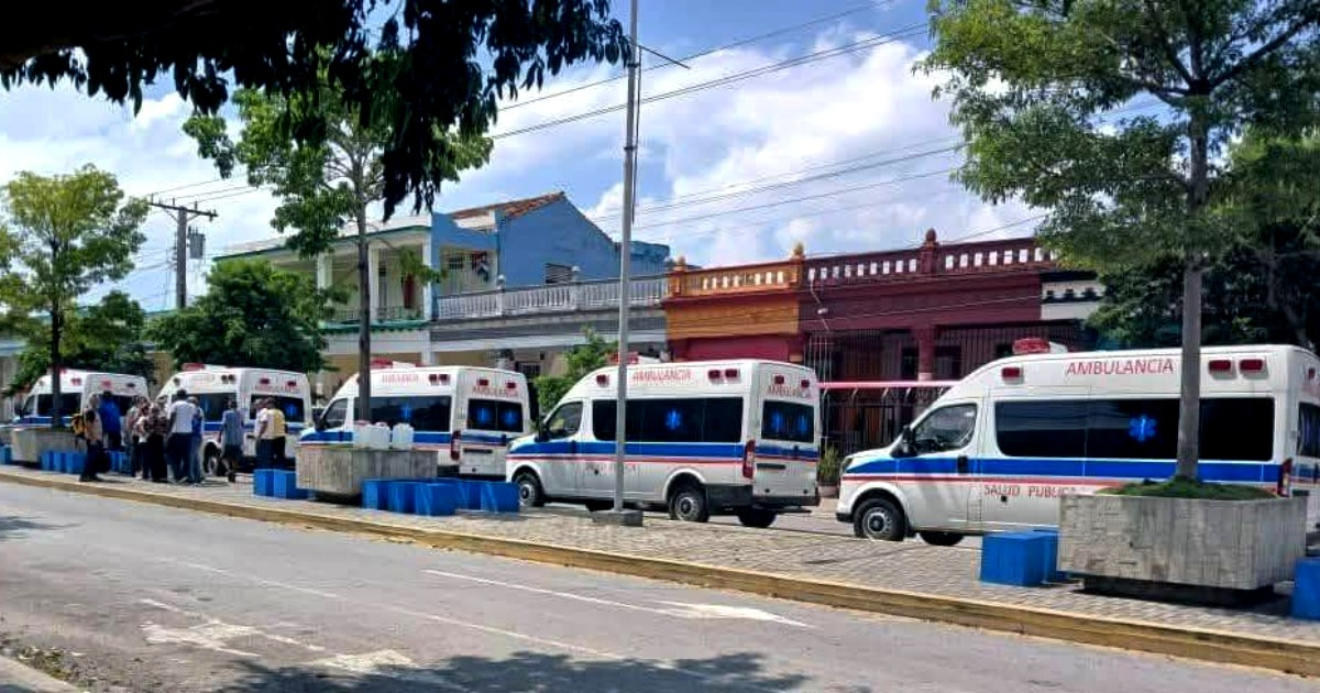 Cuban Government Sends Five Ambulances to Pinar del Río Amidst Healthcare System Collapse