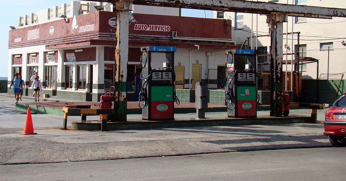 Cuban Activist Challenges: "Who Truly Profits from the Gas Sold in Dollars?"