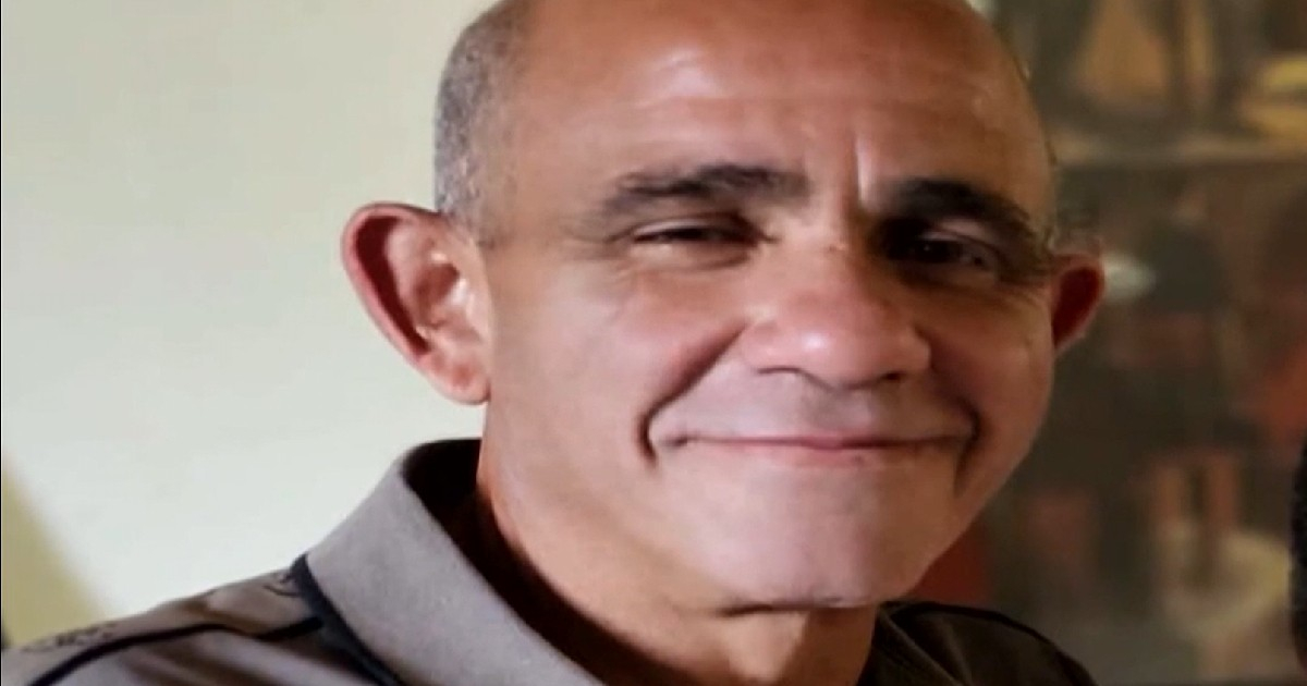Cuban Man Freed After Six Months in Alligator Alcatraz: A Story of Chains and Injustice