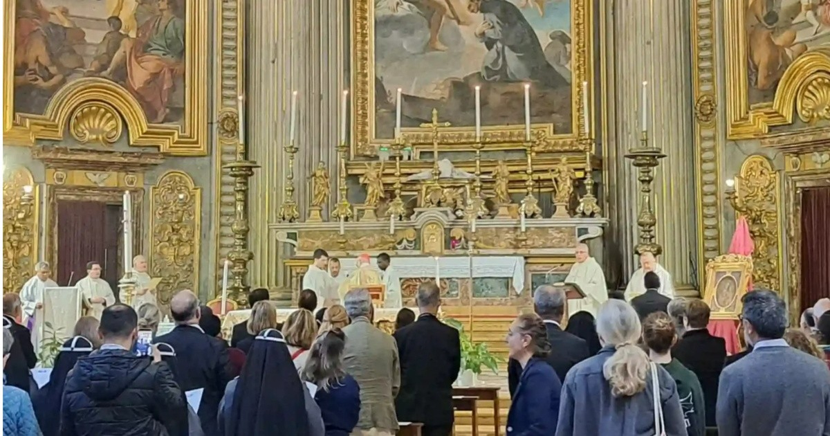 Cuban Embassy at the Vatican Holds Mass for "Peace and Social Development in Cuba"