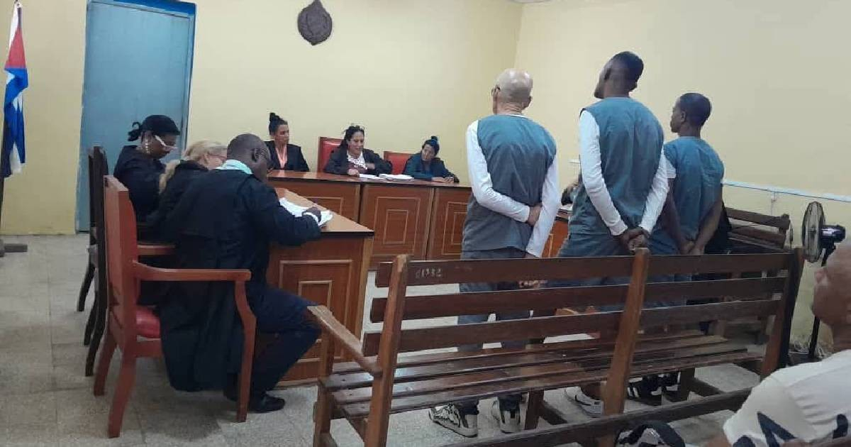 Cuba Imposes Up to 15-Year Prison Sentences in Public Trial for Violent Robbery