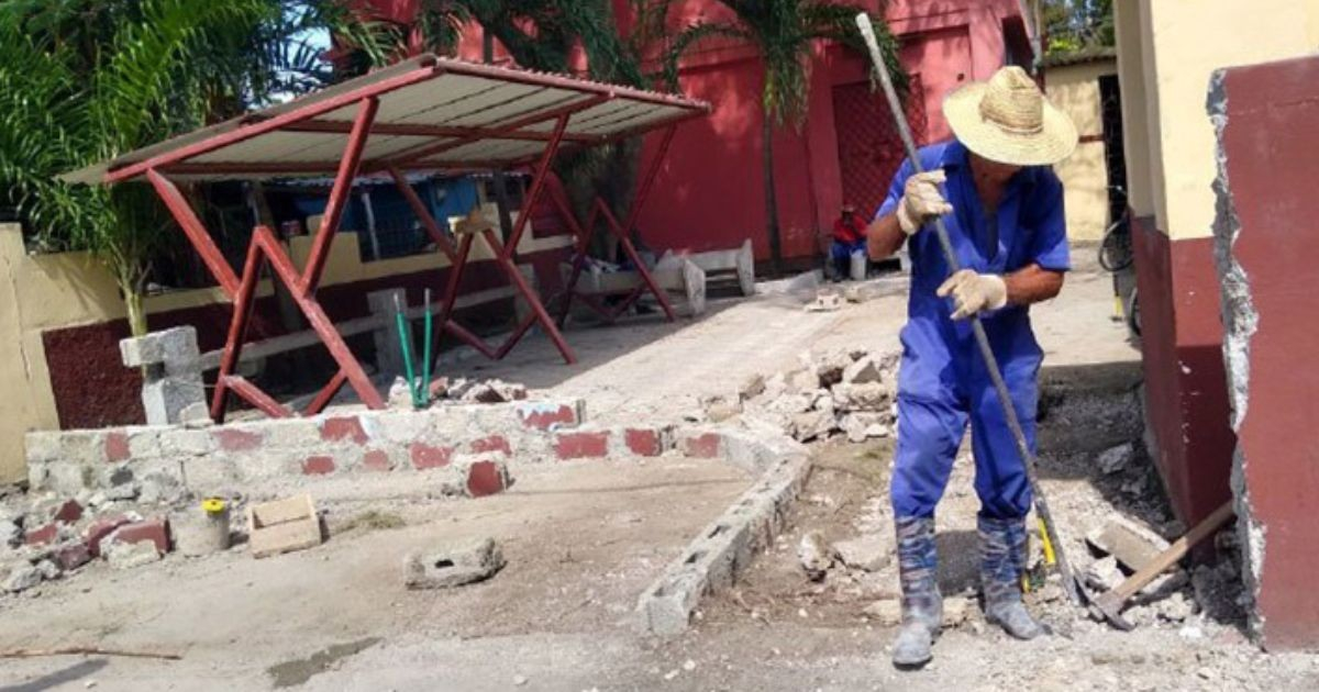 Community Solar Centers: Cuba's Latest Strategy Amid Energy Collapse