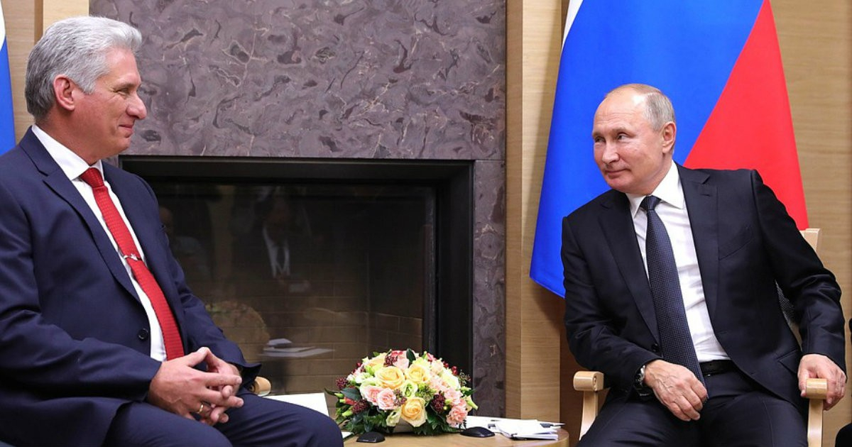 Miguel Díaz-Canel y Vladimir Putin conversan en Moscú. © Kremlin / Archivo.