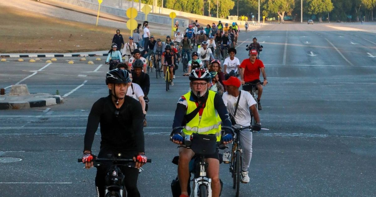 Bicicletada de la UJC en Cuba (imagen de referencia) © FB/Meyvis Estévez