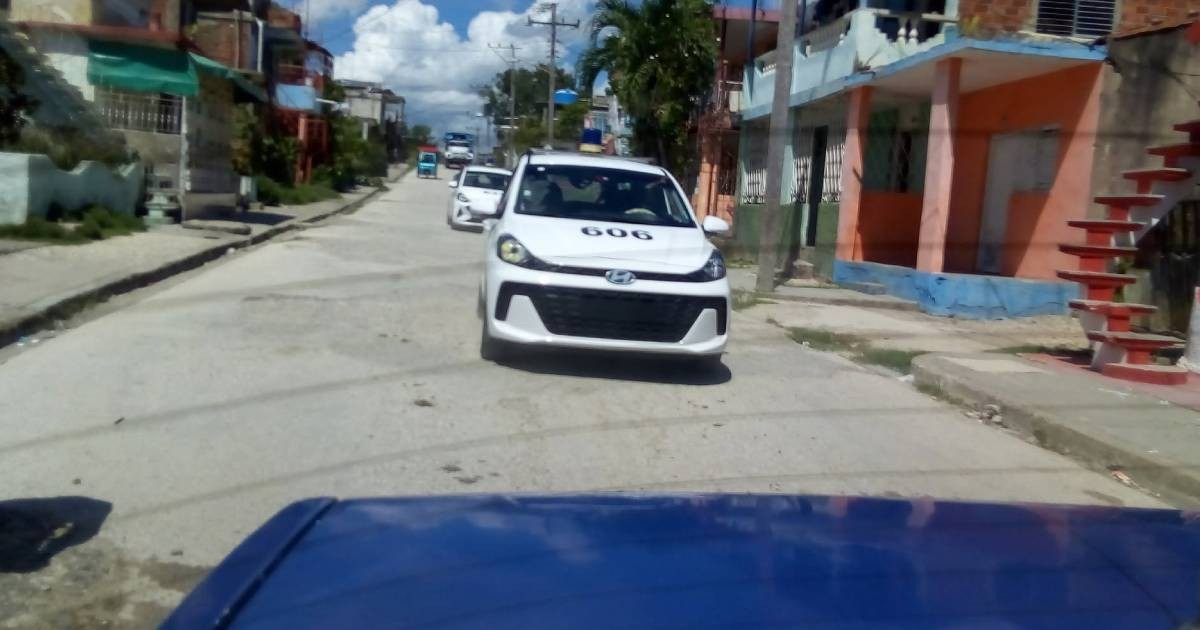 Patrulla de policía (Imagen de Referencia) © Facebook/Héroes de Azul en Cuba.
