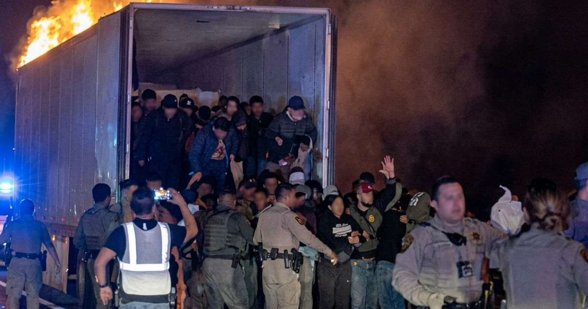 Shocking Video: Cuban Migrants Rescued from Burning Trailer After Police Chase in Texas