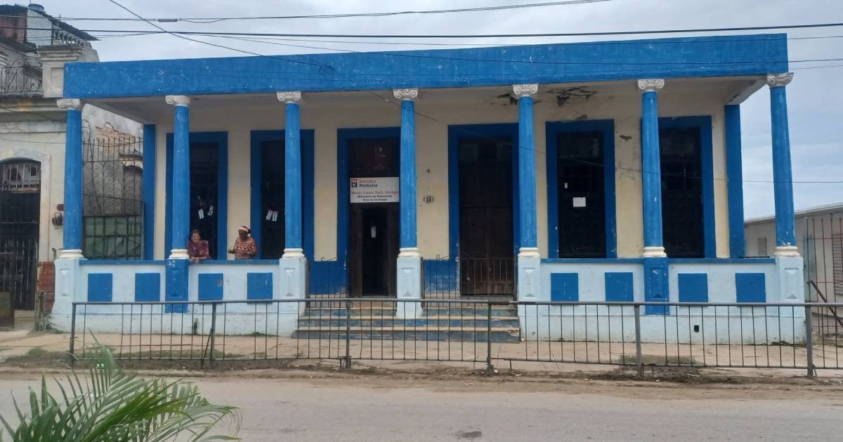 Cuban Mother's Heartache: Daughter Held Back Amidst Power Outages, Teacher Shortages, and Scarcity