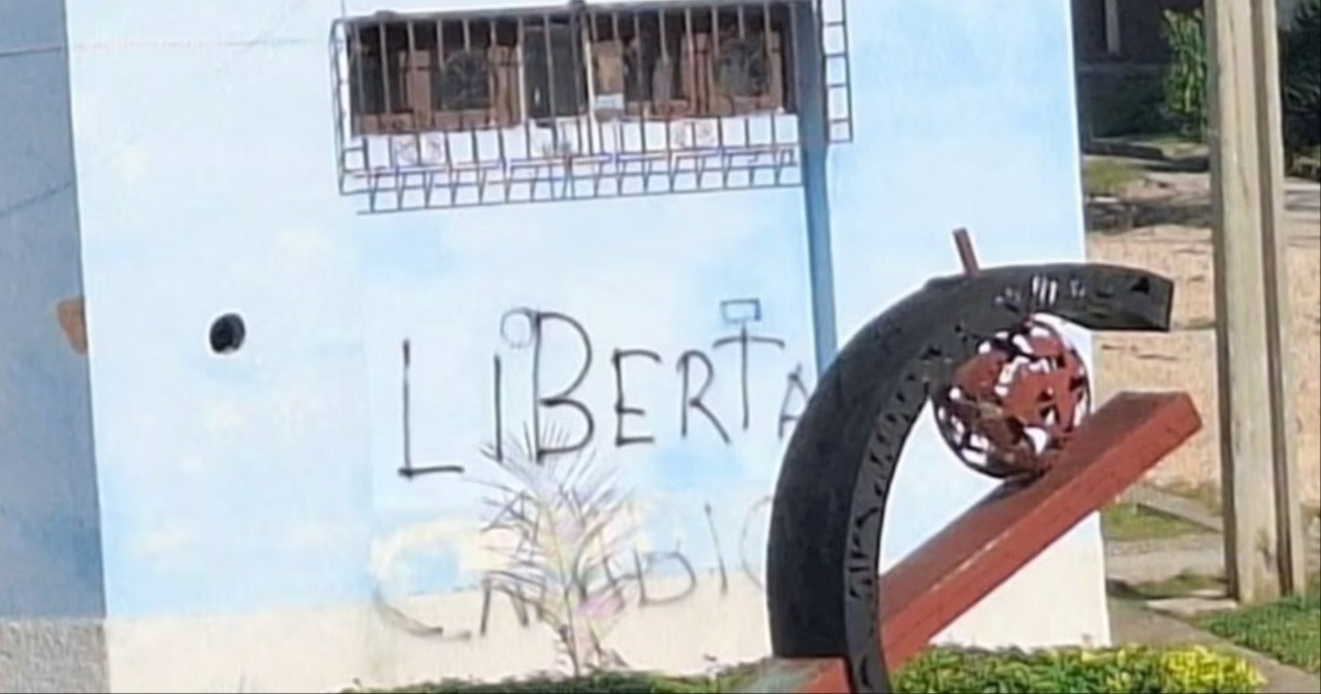 Police Harassment Follows Anti-Regime Posters in Santa Clara and Contramaestre