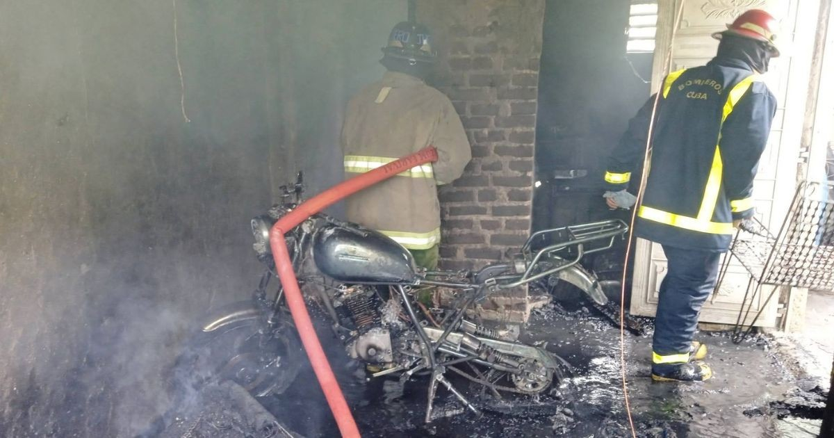House Catches Fire in Santiago de Cuba Just Minutes After Power is Restored