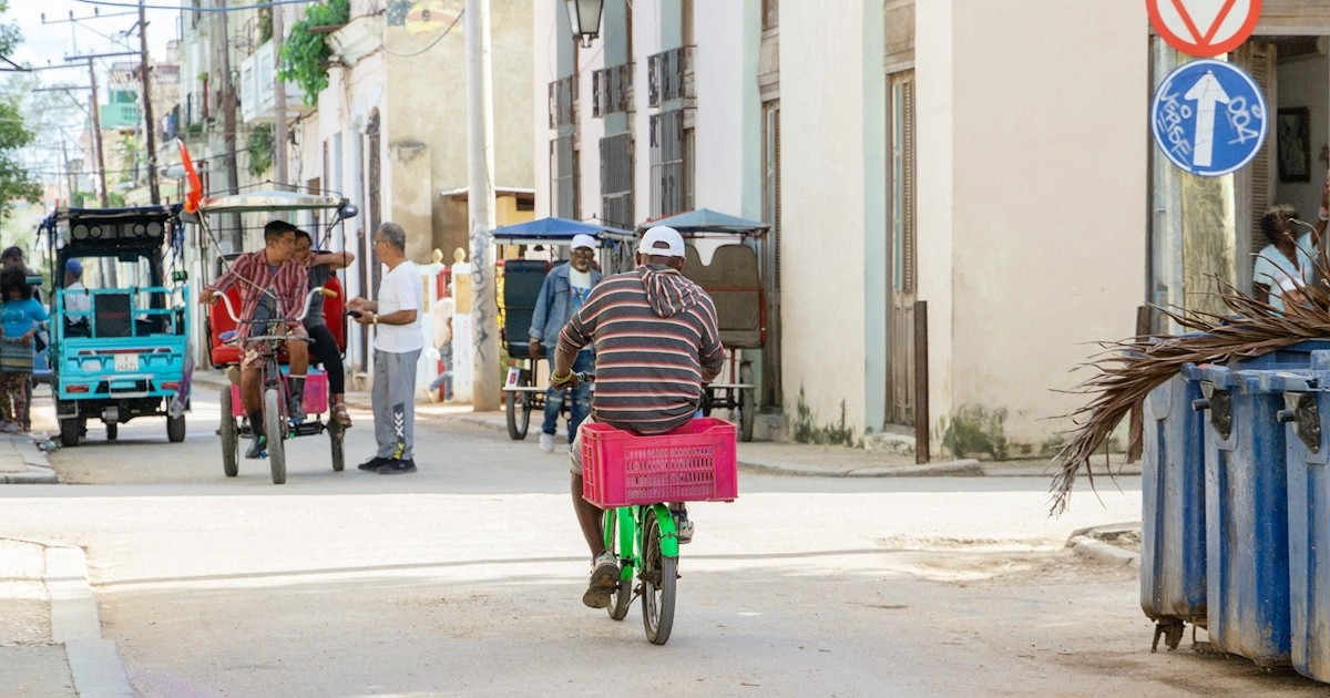 Street Vending Approved in Cuba Amid Economic Reforms