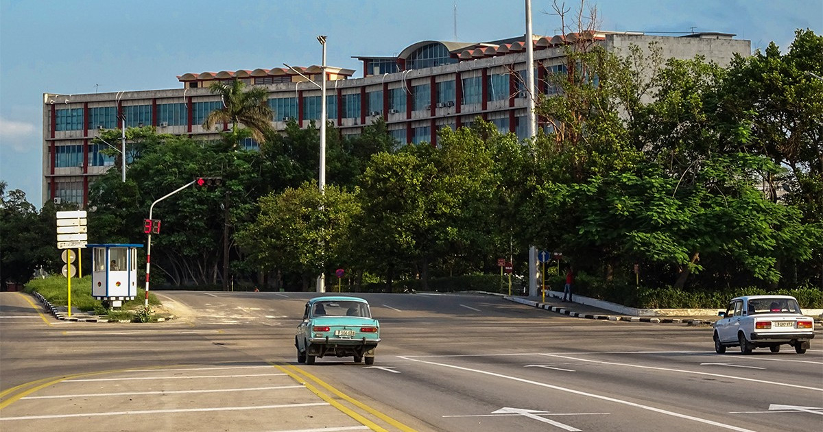 Cuban Regime Plans to Trim Bureaucracy and Reduce Ministries