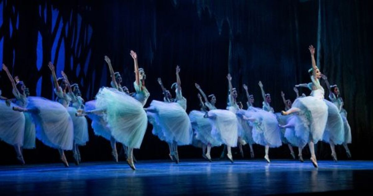 Performances of Giselle Halted Due to Air Conditioning Breakdown at Cuba's National Theater