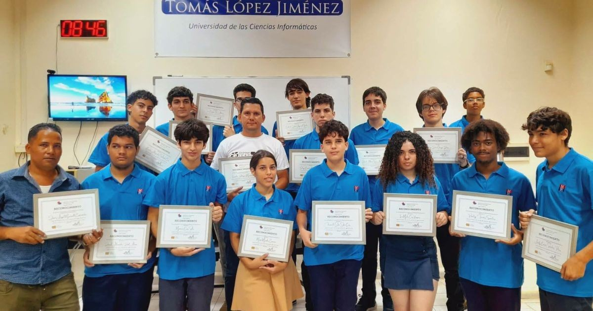 Cuban Students Achieve Ten Medals at Ibero-American Informatics Olympiad, Including Three Silver