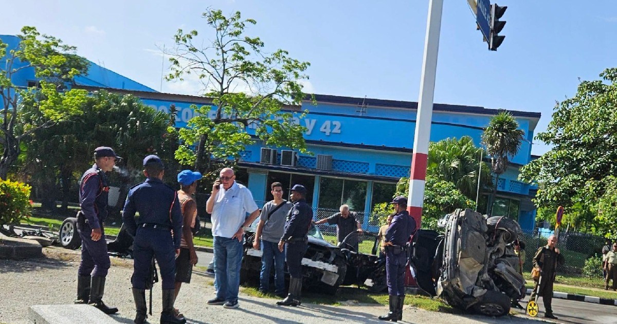 Fatal Crash in Havana: At Least One Dead and Multiple Vehicles Damaged