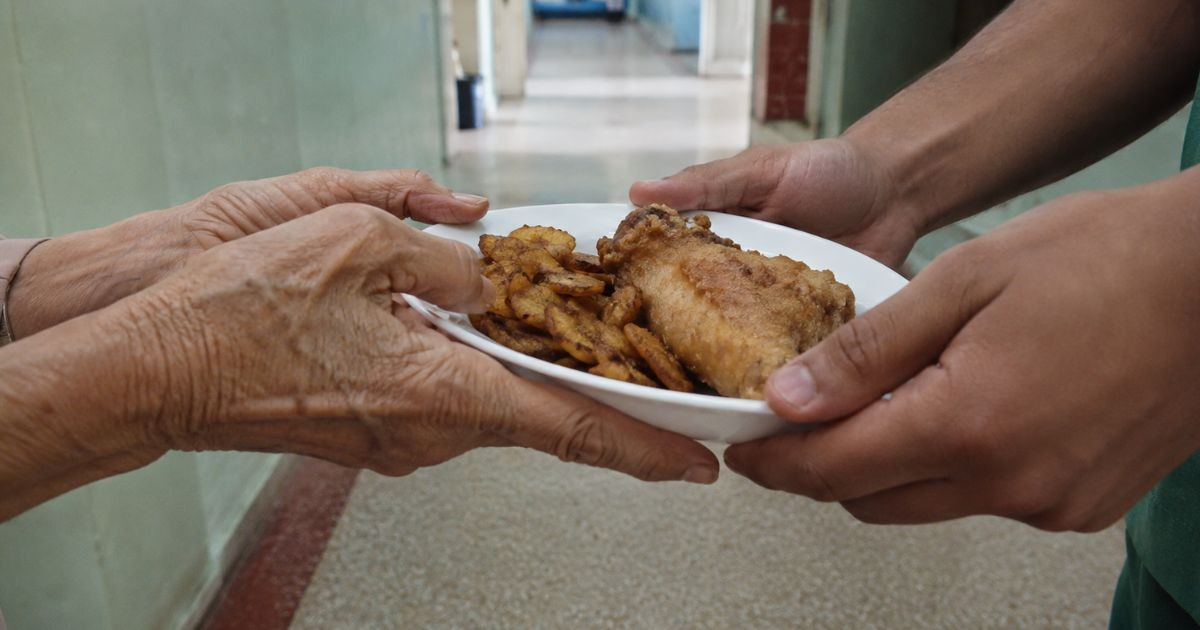 Cuban Woman Speaks Out on Dire Hospital Conditions: "I Cried from Shame, Exhaustion, Helplessness, and Sadness"