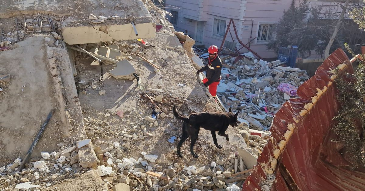 Cuban Medical Personnel in Venezuela Safe After Devastating Earthquakes