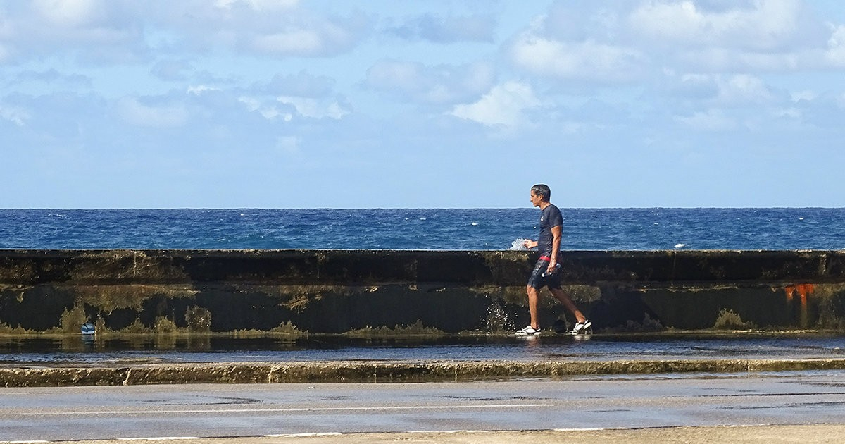 Cubans Reflect on the Desolation of Havana's Malecón