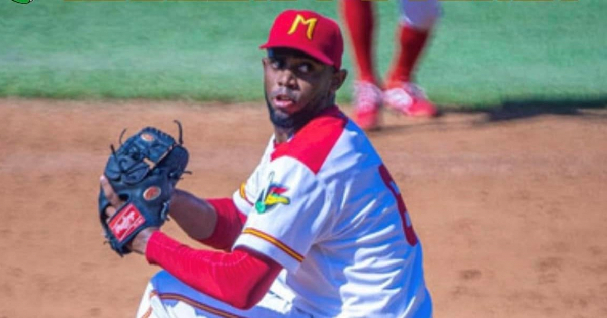Cuban Baseball Player Armando Dueñas Experiences Venezuela Earthquake at La Guaira Stadium