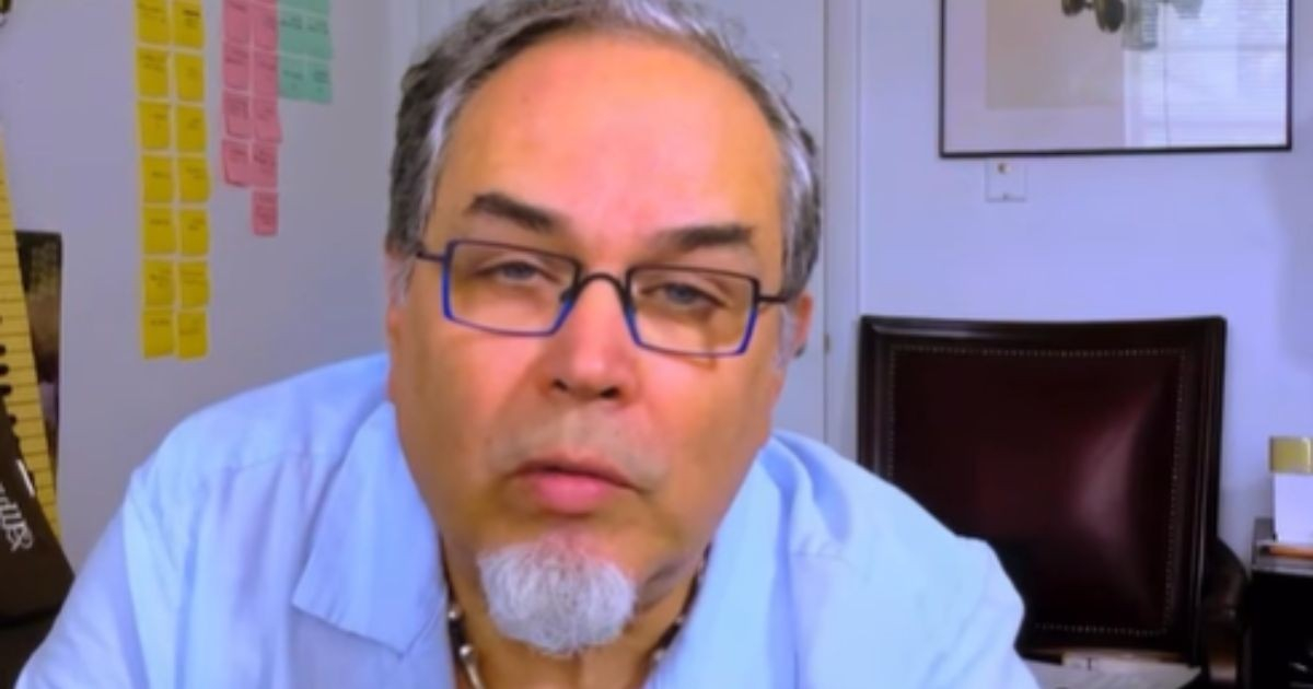 Cuban Singer-Songwriter Pavel Urkiza Sends Heartfelt Message to Venezuelans