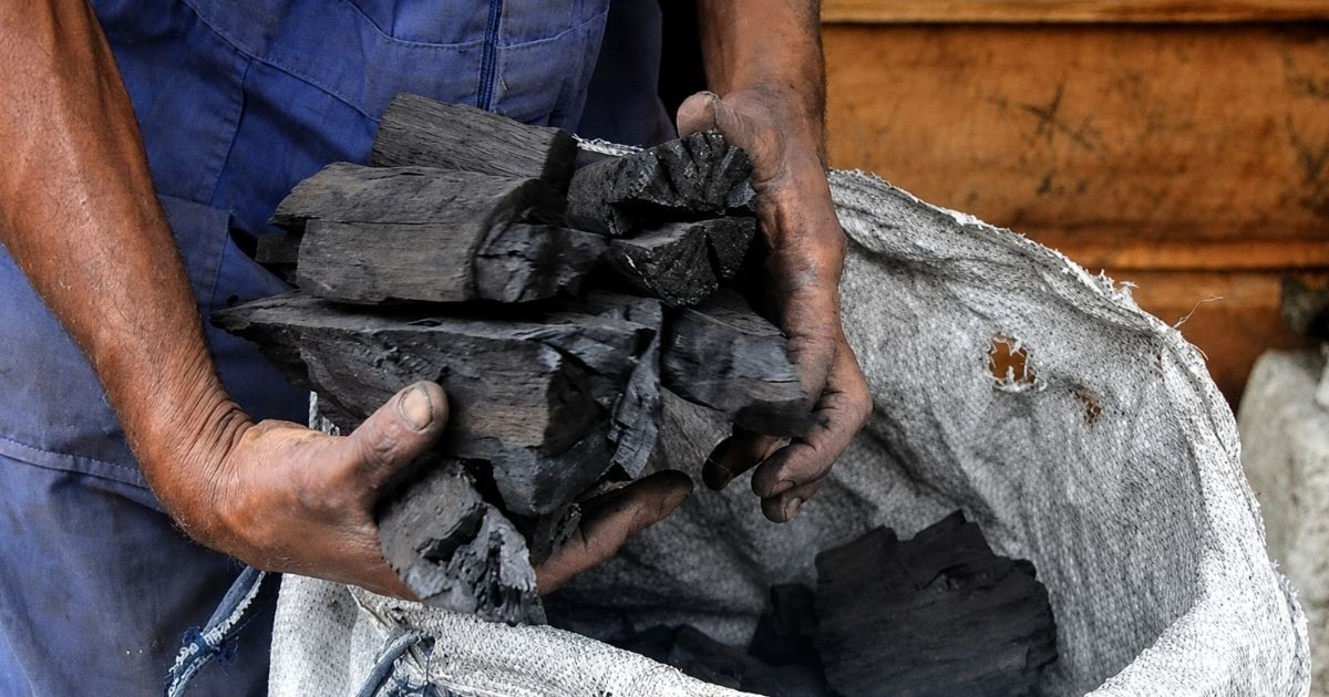 Cooking with Charcoal: A Scarcity-Induced Privilege in Sancti Spíritus