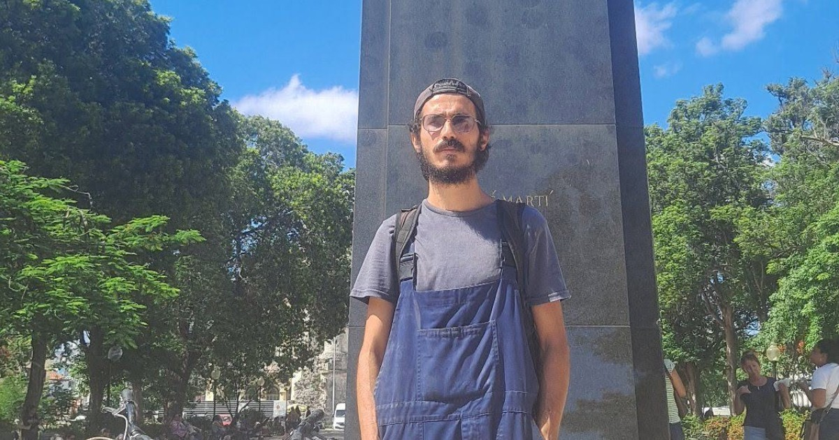 Activist Leonardo Romero Negrín's Violent Arrest Sparks Outrage in Central Havana