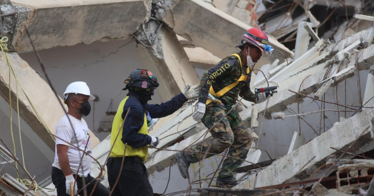 Rescuers Just Six Meters Away from Trapped Venezuelan Boy Fabio