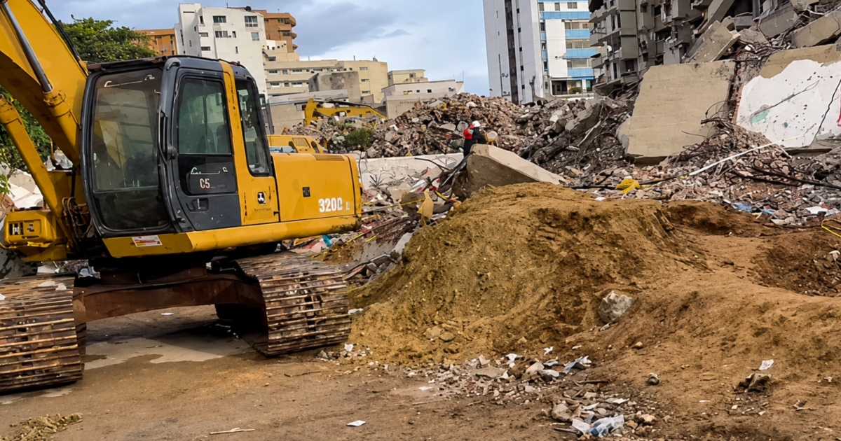 21 Individuals Possibly Alive Found Beneath Rubble in La Guaira