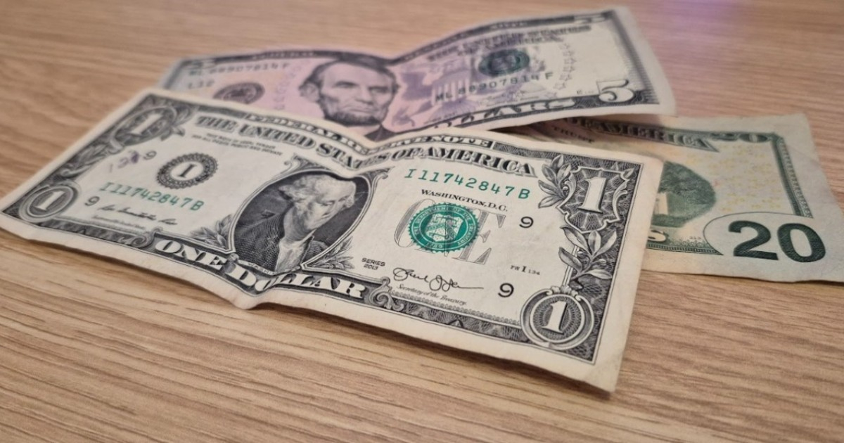 Dollar Surge: U.S. Currency Strengthens in Cuba's Informal Market