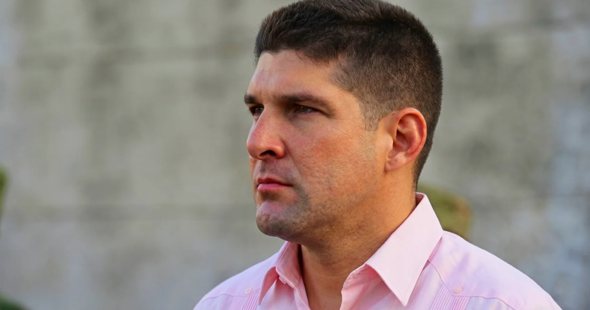 Hermès Sneakers and Cuban Politics: Raul Castro's Grandson Discusses Future of the Island