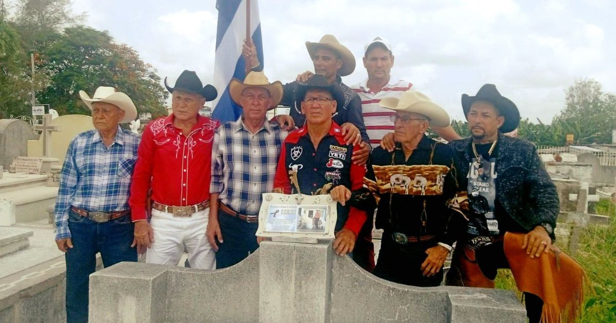 A Legend Bids Farewell: Negro Mencía's Final Ride in Cuban Rodeo