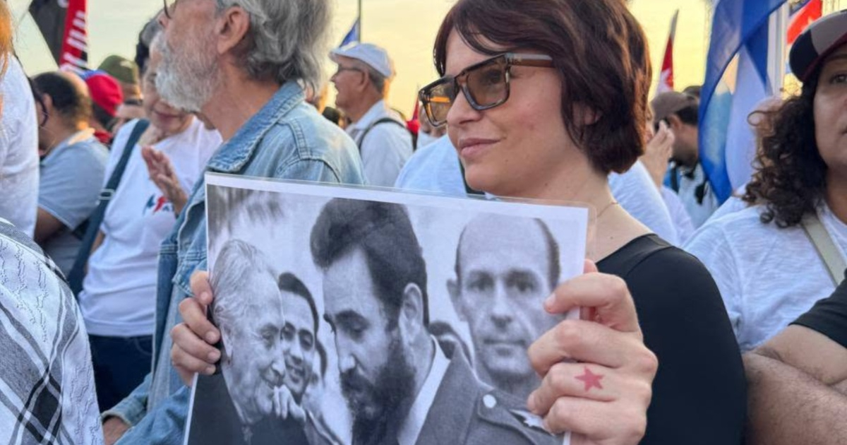 Spanish Propagandist Ana Hurtado Suggests a Pot-Banging Protest... But in Front of the U.S. Embassy