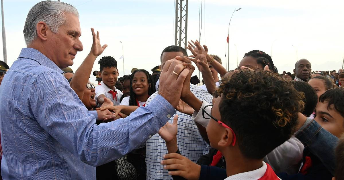 “Mientras no haya libertad de pensamiento ni de elegir, no puede haber dignidad humana”, respondieron usuarios en X © X/Miguel Díaz-Canel