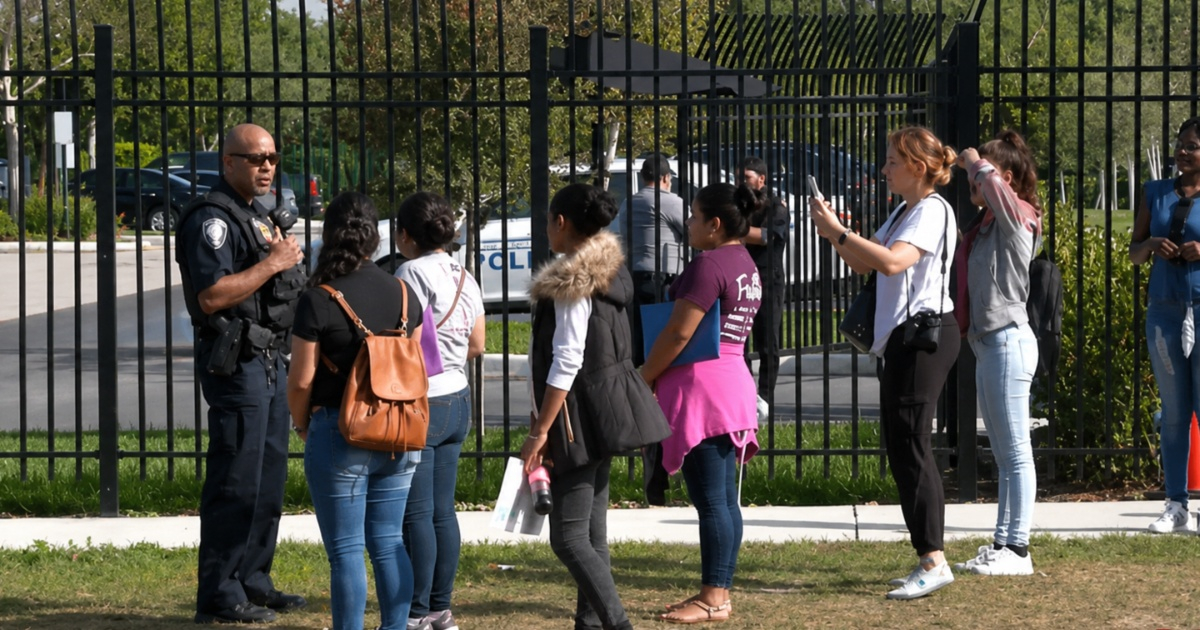 Migrants Allege Extended Detention of Up to 10 Days in Miramar, Exceeding Official 72-Hour Limit