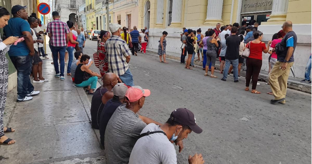 From Wages to Pleas: Matanzas Residents Struggle Amid Banking System Chaos