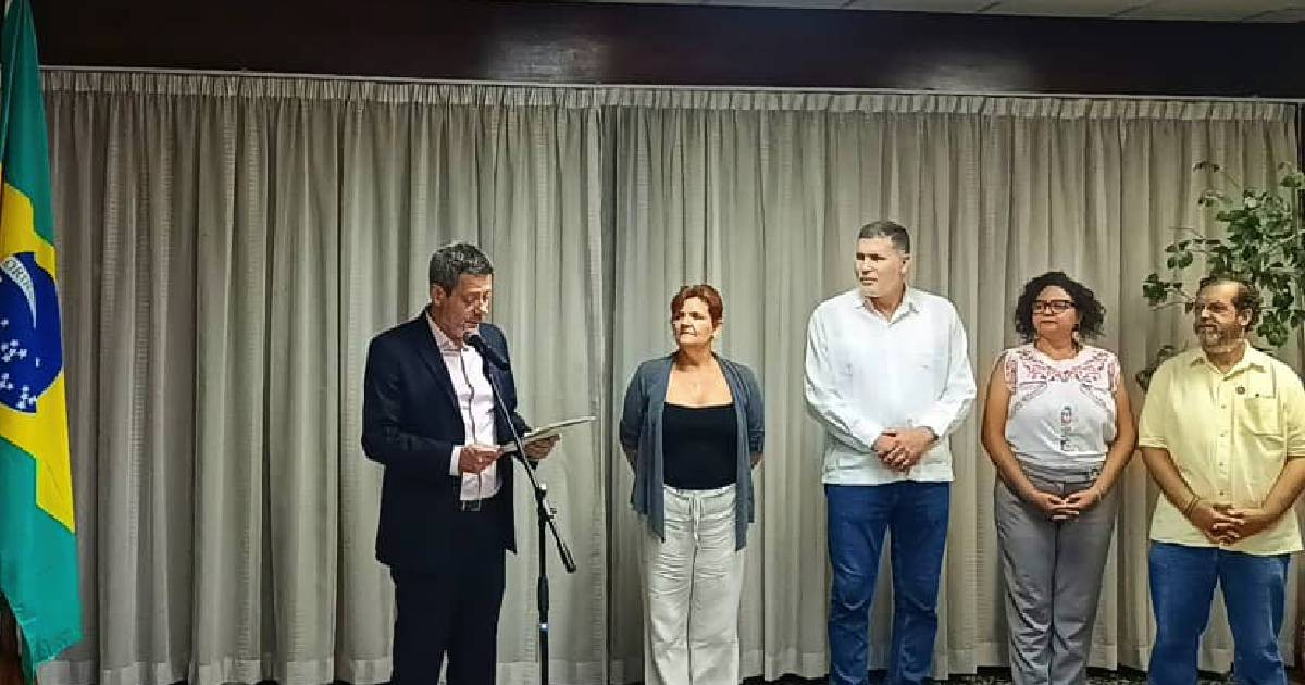 Cuban Leader Grateful for Brazil's 48-Ton Milk Powder Donation