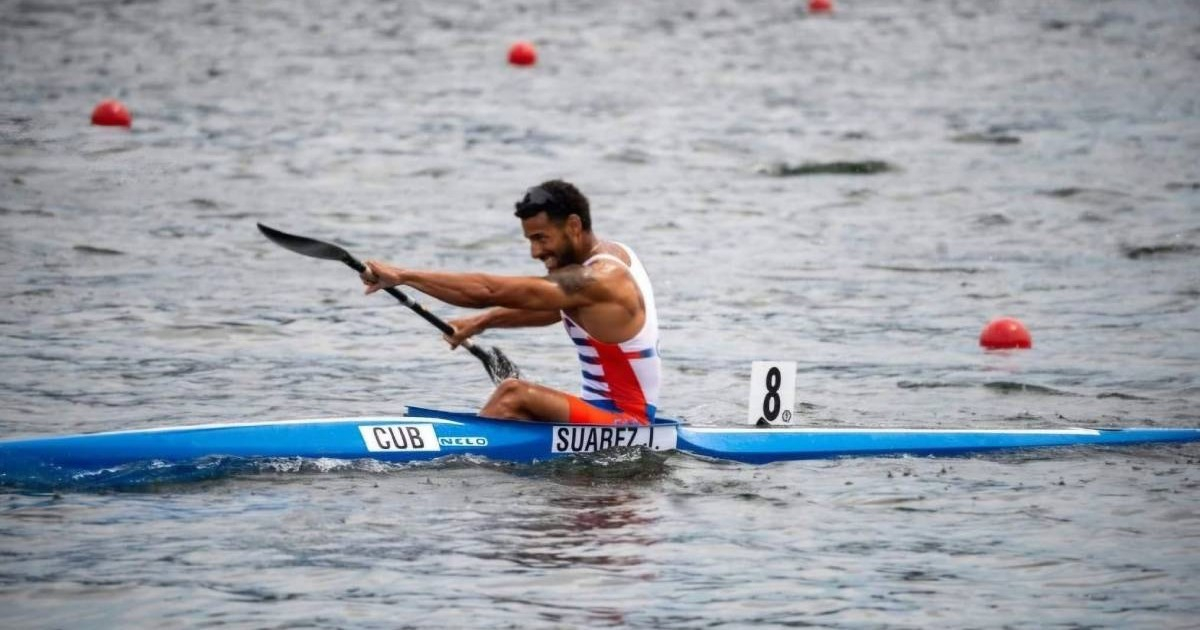 Nine Members of Cuban Canoeing Team Defect in Montreal