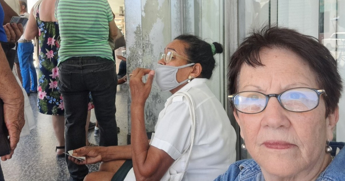 Struggles of a Retired Journalist: Eight Hours Waiting for a Pension in Cuba