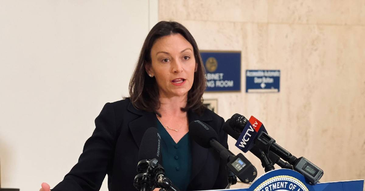 Florida Democratic Chair Acknowledges Socialism's Unpopularity in a State Influenced by Cuban and Venezuelan Exiles