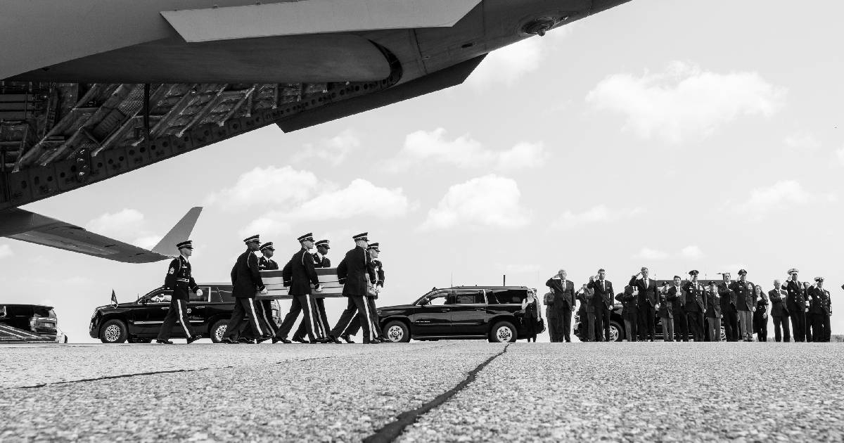 Trump Leads Solemn Ceremony for Fallen U.S. Soldiers from Iran Conflict